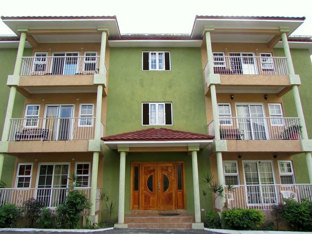 Centrally Located Guest Apartments Kingston Luaran gambar